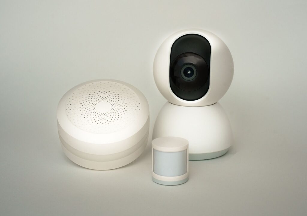 Cámara y dispositivos de seguridad para el hogar