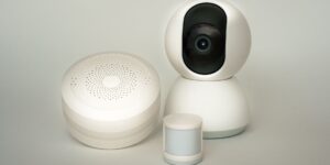 Cámara y dispositivos de seguridad para el hogar